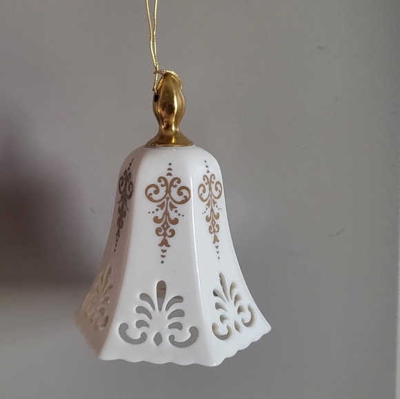 Lenox 1990 Porcelain Pierced Bell Ornament - Picture 3 of 6